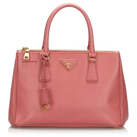 sac a main prada solde|sac Prada rose fushia.